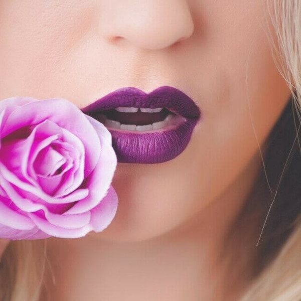 фиолетовые губы